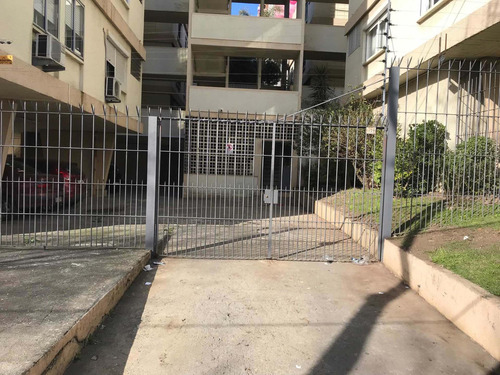 Cocheras En Avenida Italia Y Dessalines ,alquilo $3.000