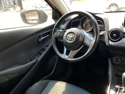 Toyota Yaris 1.5 R Le At