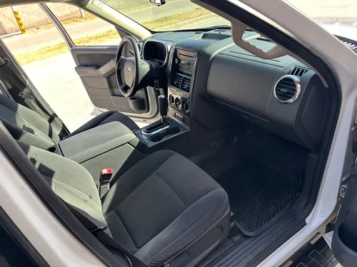 Ford Explorer 4.6 Xlt V8 3er Asiento Sync 4x2 Mt