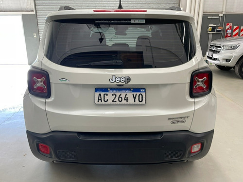 Imagen 4 de 18 de Jeep Renegade Sport At 2018 Blanca