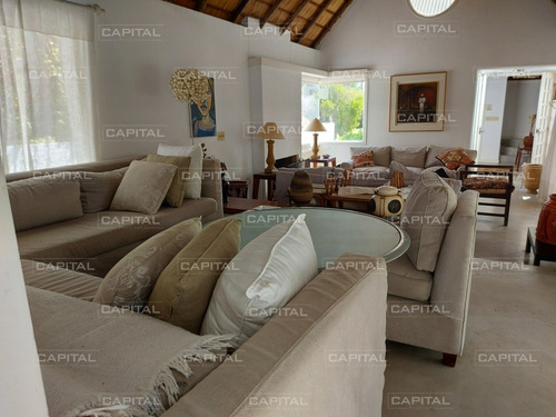 Excelente Oportunidad En Venta!! Casa Con Pileta En La Barra.- Ref: 30109