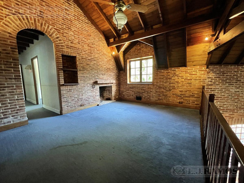 Casa Con Excelente Lote En La Horqueta, A Pocas Cuadras Del Colegio Newman.