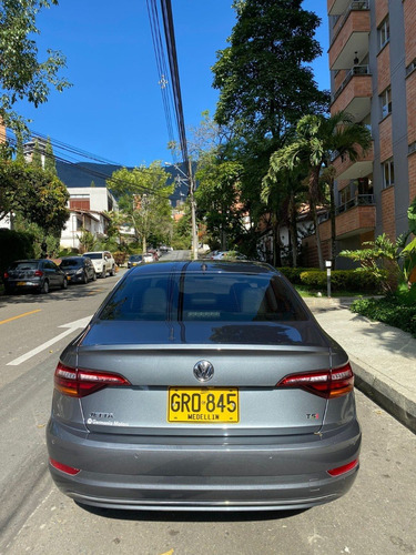 Imagen 12 de 15 de Volkswagen Jetta 1.4 Highline