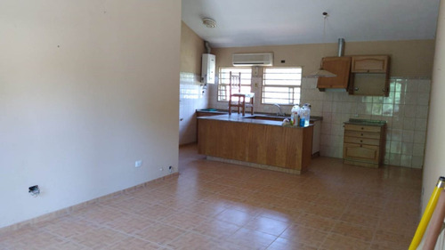 V69- Casa De 3 Dormitorios. Mina Clavero.