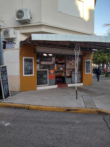 Imagen 6 de 14 de Local Comercial Sobre Av. Segurola