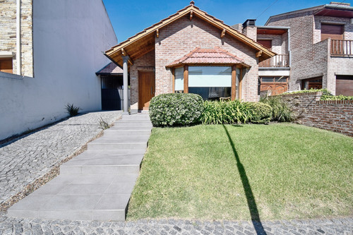 Casa En Excelente Estado En Barrio El Cerrito