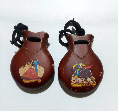 Castañuelas Españolas De Madera. Usadas 9x7cm Aprox