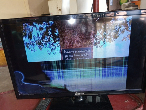 Imagem 2 de 10 de Tv Samsung 24 Model T24d310lh. Problema No Vertical Ver Foto