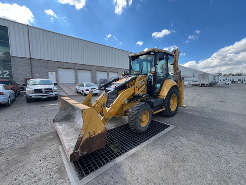 2022 Retroexcavadora Caterpillar 424