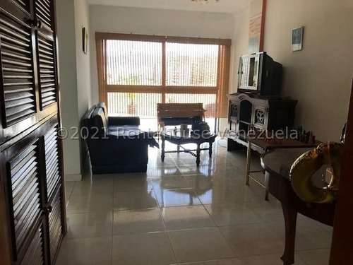 Imagen 9 de 14 de Karen Freites Rentahouse Mp 22f436 Las Chimeneas