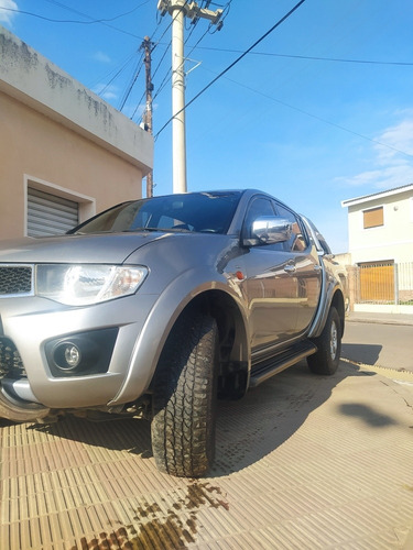 Mitsubishi L200 3.2 Cab Doble 4wd Cr 165cv Mt 2012
