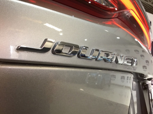 Dodge Journey 2.4 Sxt 5 Pasajeros Plus At