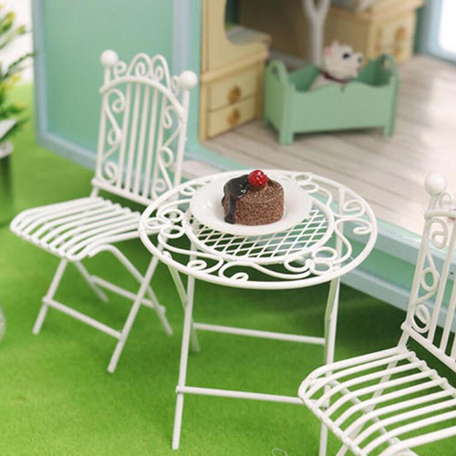 L Juego De Mesa Y Sillas For Casa De Muñecas
