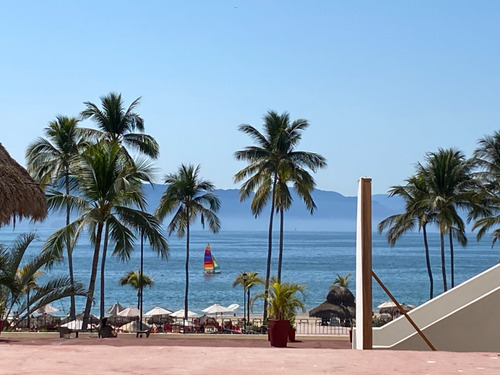 Condo Con Vista Al Mar Y Seguridad En Zona Hotelera Norte