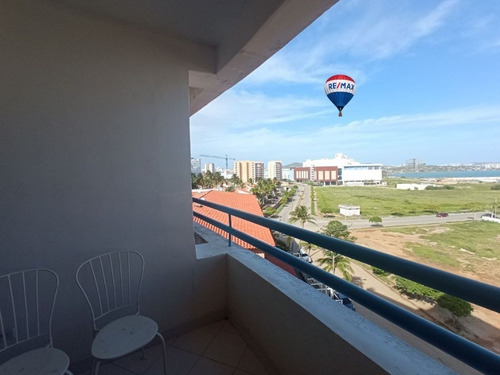 Imagen 10 de 20 de Apartamento Con Vista Al Mar En Urbanización Costa Azul, Isla De Margarita