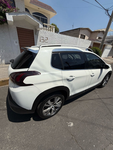 Peugeot 2008 1.2 Puretech Allure Pack