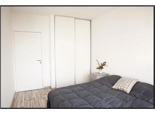 Dueño Vende Luminoso Y Moderno Tres Ambientes 80 M2 Al Frente Piso Alto C/toilette, Balcon Terraza, Conexion Para Lavarropas