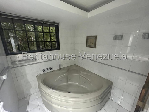 Amplio Apartamento En Alquiler En Alto Hatillo #25-13619 Josmary Sanjuan