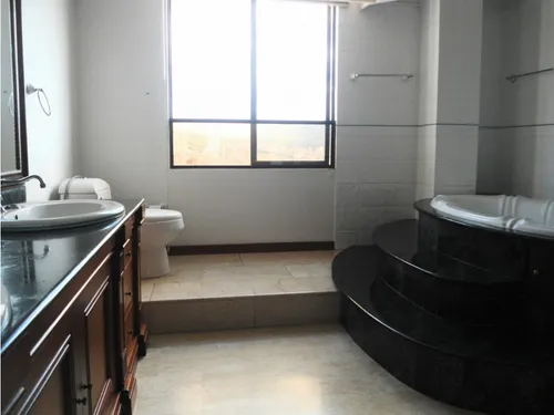 Apartamento Duplex Ubicado En Los Balsos - Poblado