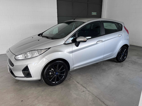 Imagen 1 de 25 de Ford Fiesta Kinetic Design 2018 1.6 Se