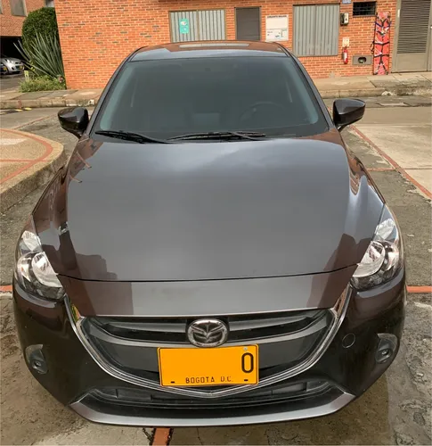 Mazda 2 Touring Automático