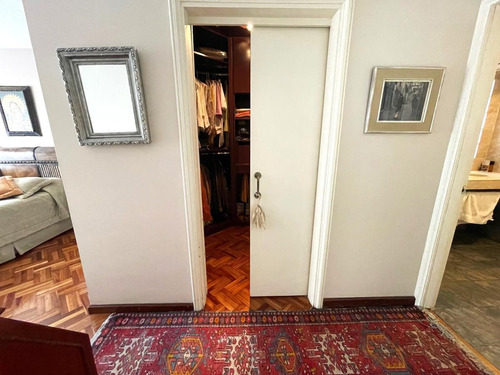 Imagen 22 de 25 de Venta Apartamento Pocitos Cuatro Dormitorios Dos Garages Dos Patios Servicio