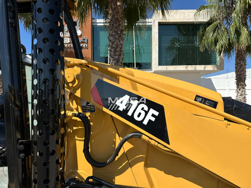 Retroexcavadora 416f /case / John Deere