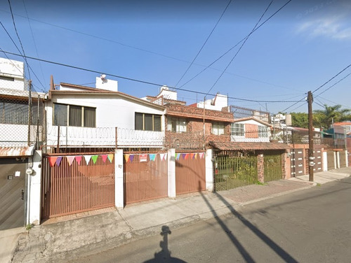 Hermosa Casa En Venta En Una De Las Mejores Zonas De Coyoacán