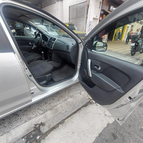 Renault Sandero 1.0 16v Expression Hi-flex 5p