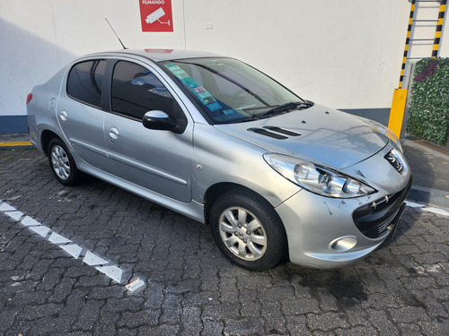 Peugeot 207 1.4 Sedan Xs