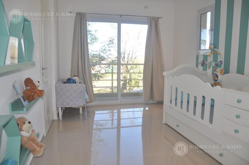 Imagen 9 de 30 de Casa De Categoría En La Mejor Ubicación De San Matias - 330m2 Cubiertos Oportunidad!