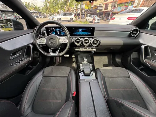 Mercedes-Benz Clase CLA 1.3 Cla 180 Amg Line At