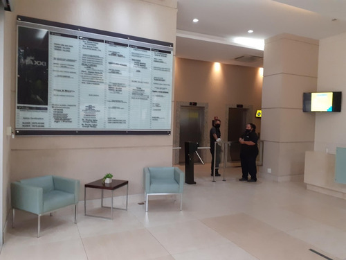 Imagem 4 de 8 de Vendo Duas Excelentes Salas Comerciais, Com 20 M² Cada E Vizinhas, Com Toda A Infraestrutura De Um Prédio Moderno E Bem Localizadas.