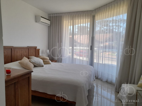 Imagen 7 de 23 de Punta Del Este , Mansa, Apartamento Con Servicios Y Bajos Costos Comunes-- Ref: 54644