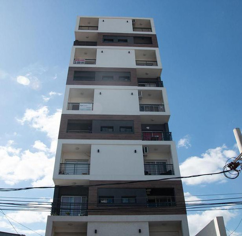 2 Ambientes A Media Cuadra De Av. San Martin Cochera Y Terraza Opcional