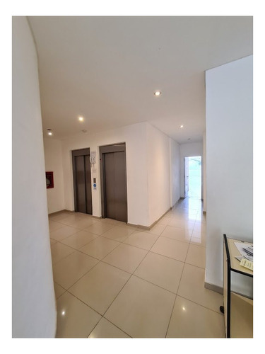Imagen 7 de 9 de Oficina En Venta Bien Ubicada
