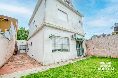 Casa 5 Ambientes, Suite, Playroom, Cochera X 2, Jardín Y Patio.
