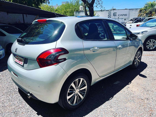 Imagen 4 de 9 de Peugeot 208 2018 1.6 Allure
