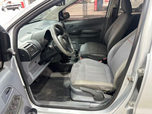 Volkswagen Fox 1.6 Plus Total Flex 5p
