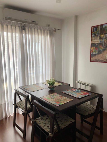 Imagen 2 de 14 de Venta De Departamento De Dos Ambientes En Banfield