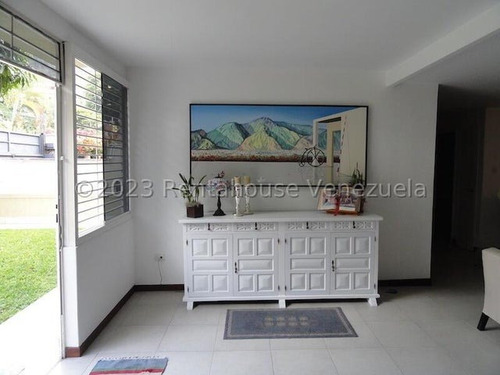 Casa En Venta, Ubicada En La Urbanizacion El Cafetal Mls #23-28807