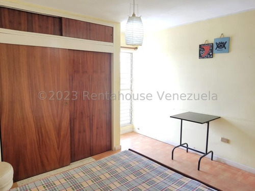Imagen 25 de 30 de Apartamento En Venta En Av Pedro Leon Torres Barquisimeto De 125 Mts Con Una Excelente Distribución Entre 4 Habitaciones, 3 Baños, Cocina, Comedor, Sala Y Área De Balcón Gabriela C.