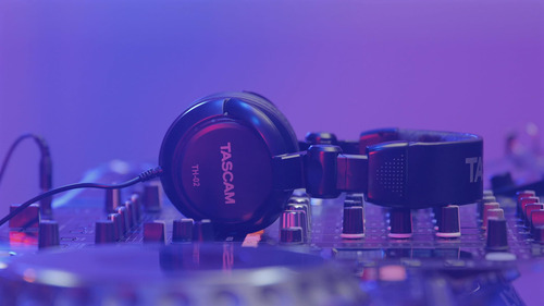 Auriculares Tascam Th-02 Professional Studio Monitor Con Cab