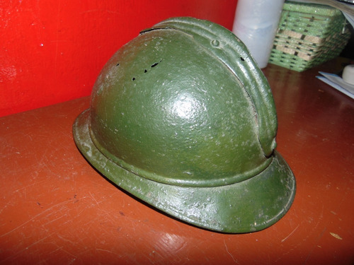 Imagen 6 de 10 de Antiguo Casco Militar