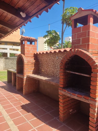 Imagen 11 de 19 de Apto Remodelado En Urb Playa Grande