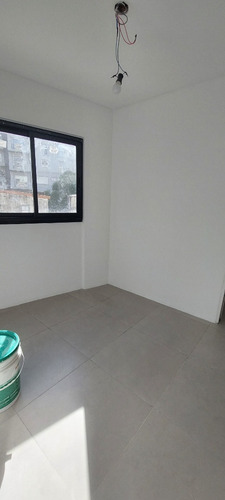 Departamento Dedos Ambientes En Venta - Castelar Norte