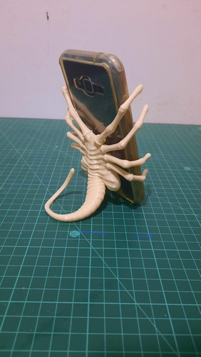 Soporte Para Celular Temática Alíen Abraza Cara