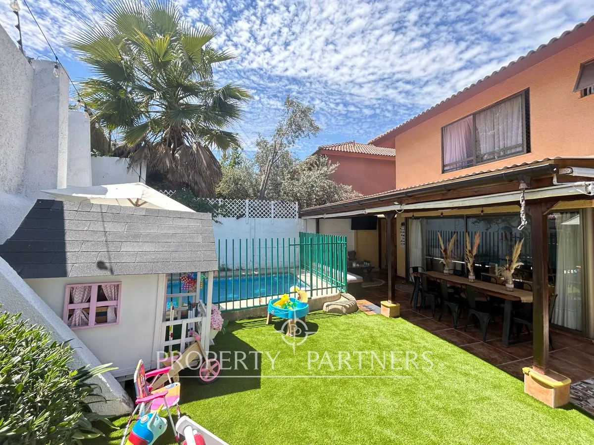 Imagen 2 de 30 de Impecable Y Acogedora Casa De 4 Dormitorios En Con...