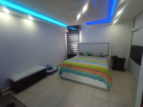 Town House En Conjunto Residencial Villa Florencia 2, Tazajal, Naguanagua. Foth- 426 Fg