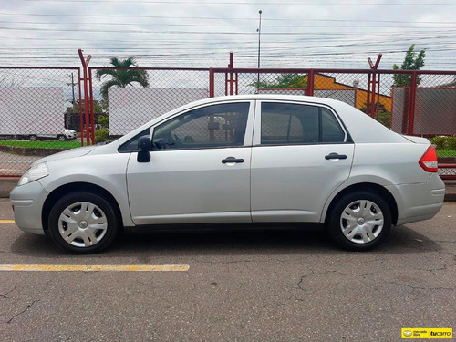 Nissan Tiida 1.800
